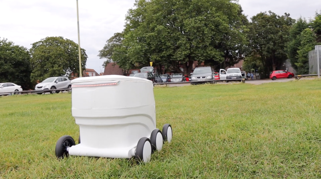 delivery-robot-in-field-2